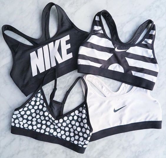 Спортивная одежда Найк